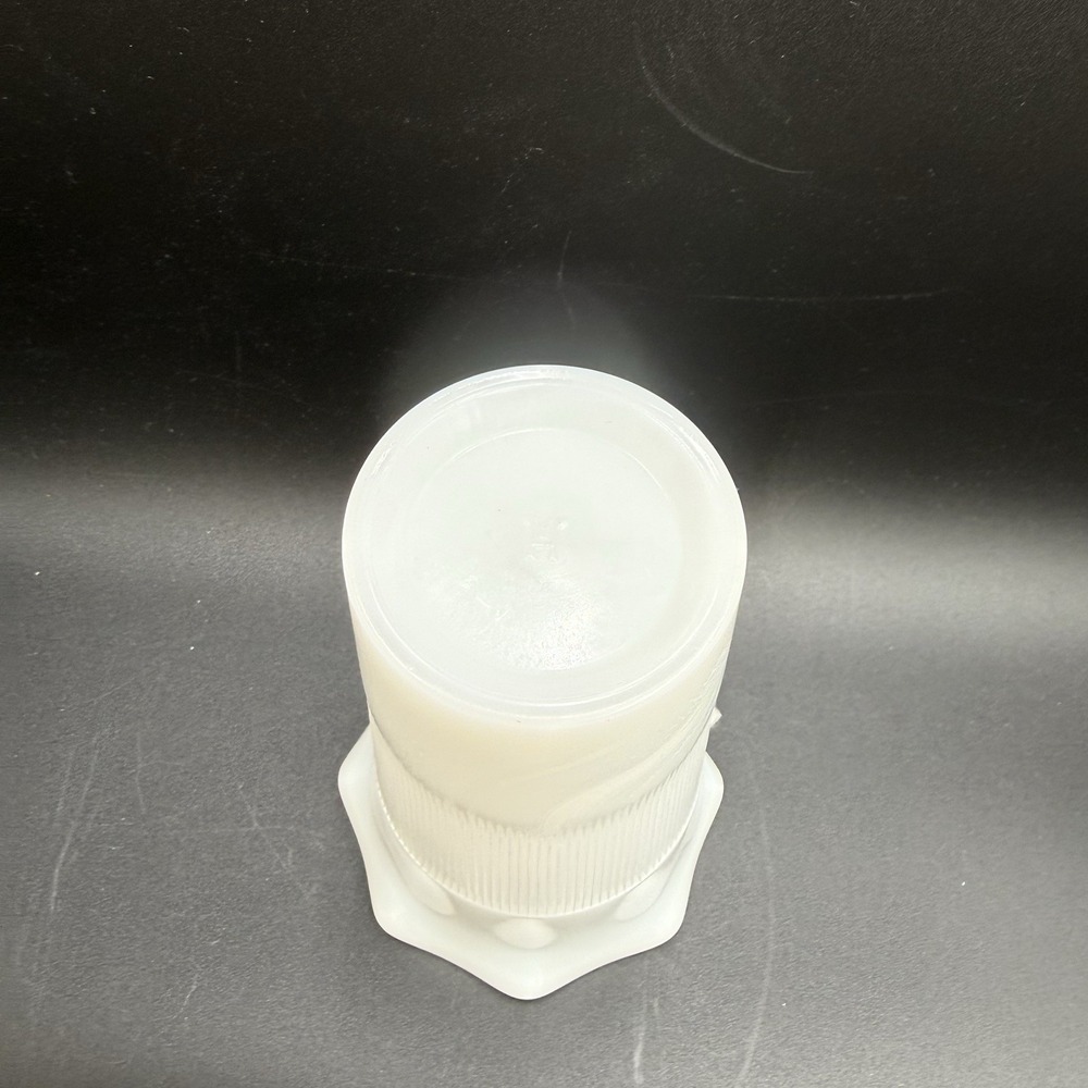 Hazel-Atlas White Milk Glass Ribbed Vase with Scalloped Rim MCM Vintage EUC - Picture 3 of 6